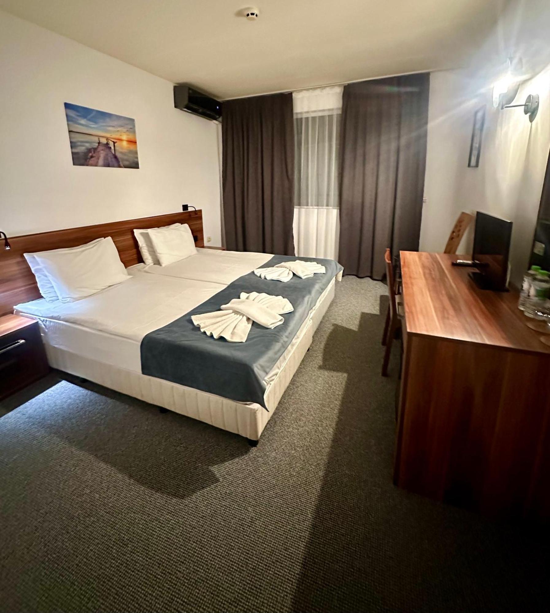 Hotel Brilliance Varna Exterior foto